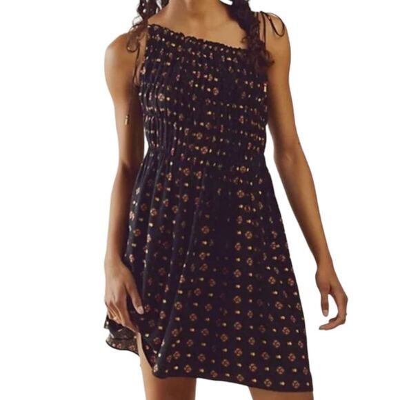 NWOT FREE PEOPLE Clementina Smocked Floral Mini Dress.. Size XS - Picture 3 of 9